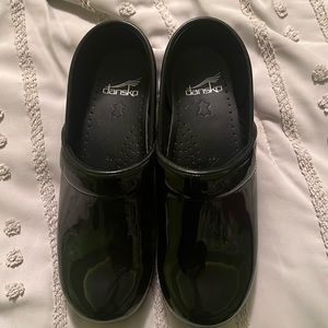 Black dansko shoes